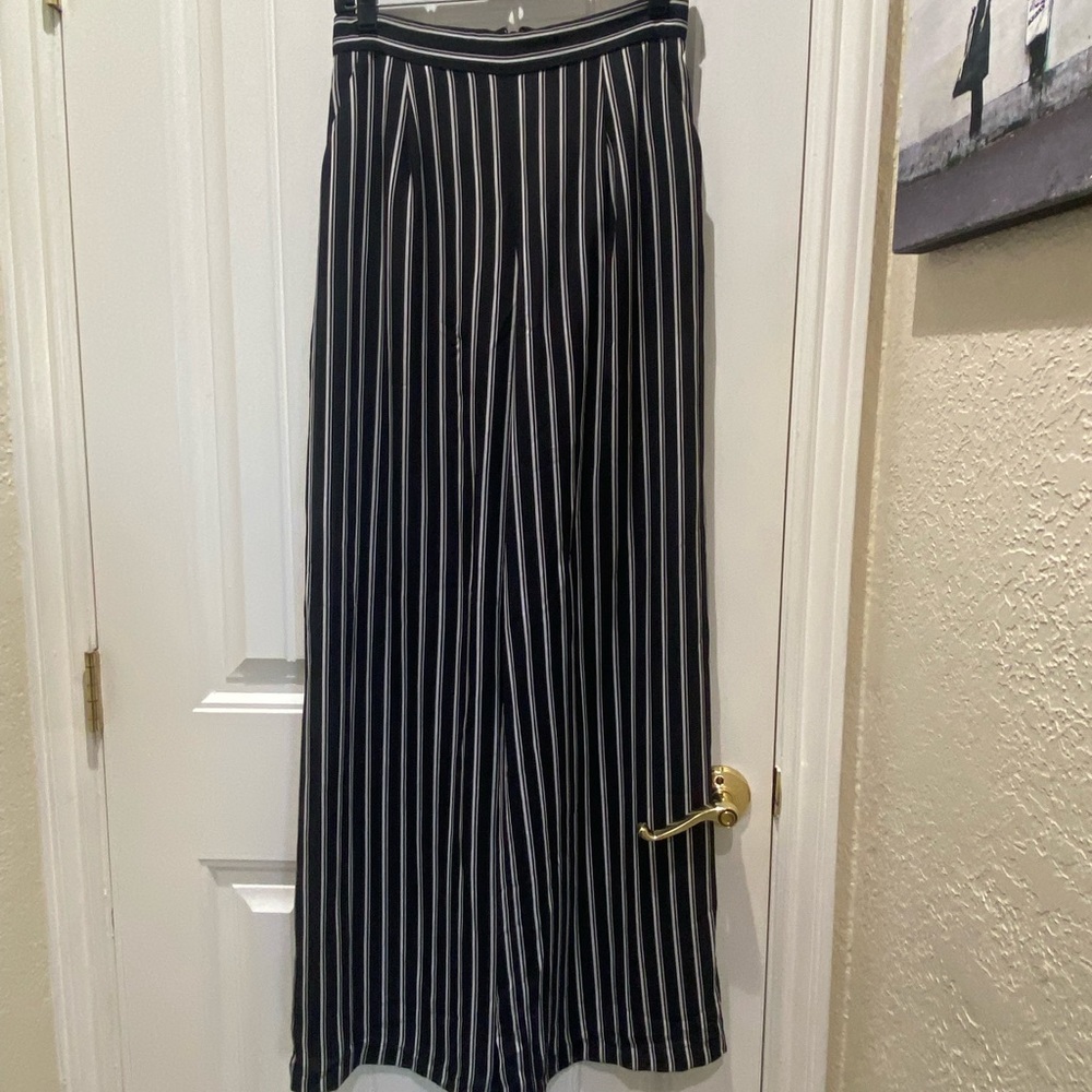 BEBE High waist wide leg pinstripe pant